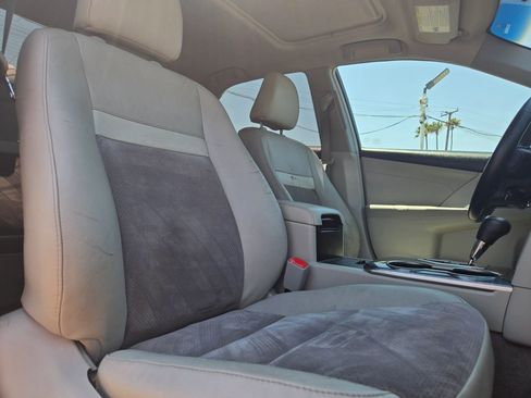 Used 2013 Toyota Camry XLE w/ Leather Pkg image 16