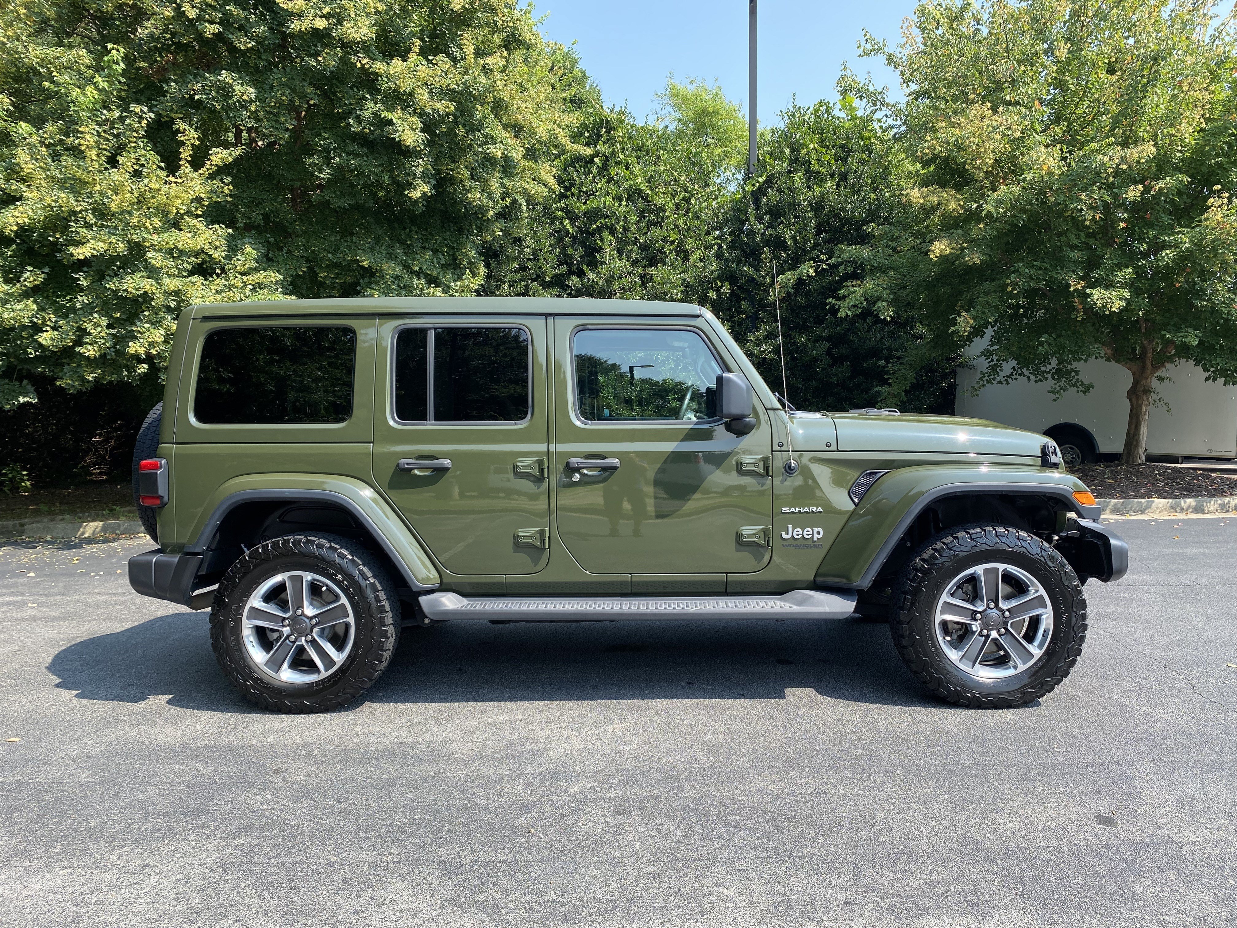 Used 2021 Jeep Wrangler Unlimited Sahara AWD/4WD image 10