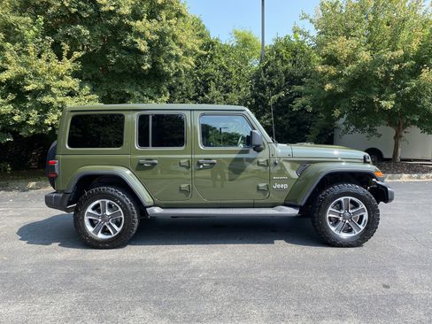 Used 2021 Jeep Wrangler Unlimited Sahara AWD/4WD image 10