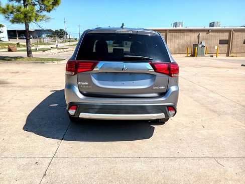 Used 2018 Mitsubishi Outlander ES image 5