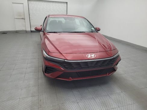 Used 2025 Hyundai Elantra SE FWD image 14