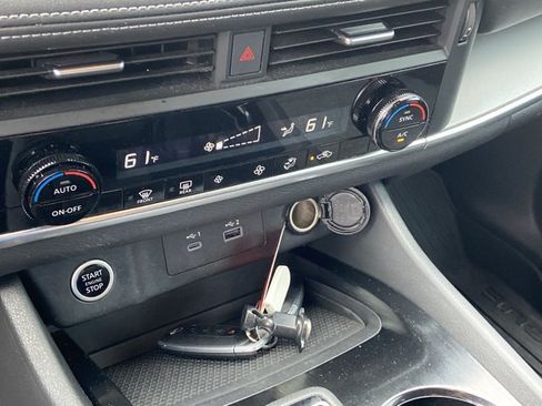 Used 2023 Nissan Rogue SV FWD image 39