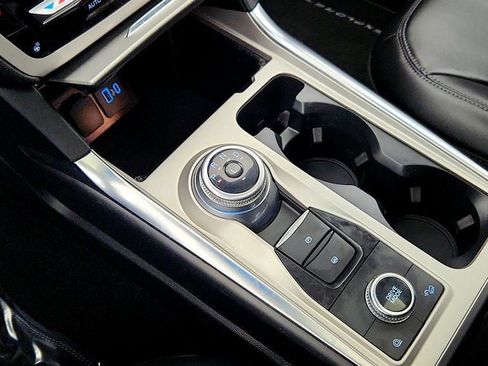 Used 2022 Ford Explorer XLT w/ Equipment Group 202A image 17