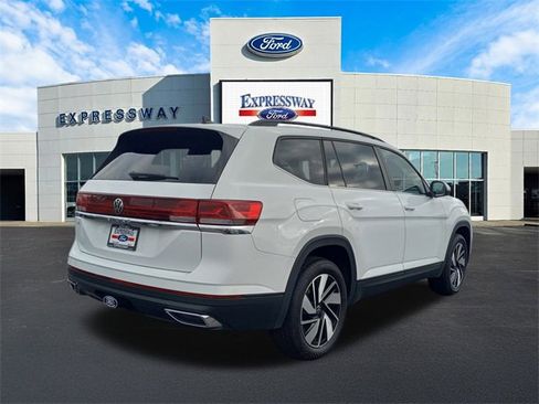 Used 2025 Volkswagen Atlas SE image 6