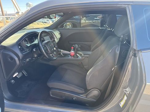Used 2019 Dodge Challenger SXT w/ Blacktop Package image 7