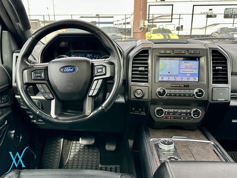 Used 2019 Ford Expedition Limited w/ Equipment Group 302A AWD/4WD image 32