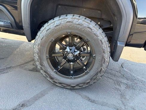 Used 2021 GMC Sierra 3500 AT4 w/ AT4 Premium Plus Package AWD/4WD image 8