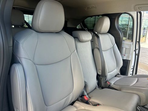New 2026 Toyota Sienna XLE FWD image 30