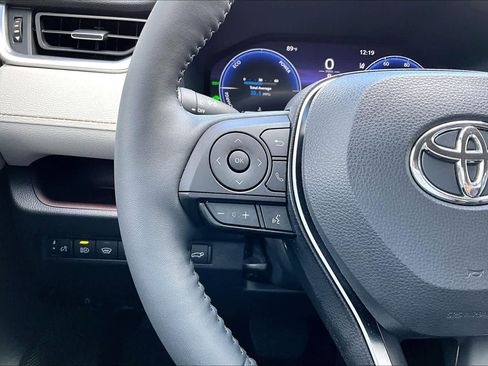 Used 2025 Toyota RAV4 Limited image 21