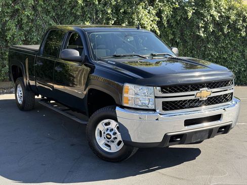 Used 2011 Chevrolet Silverado 2500 LT AWD/4WD image 2