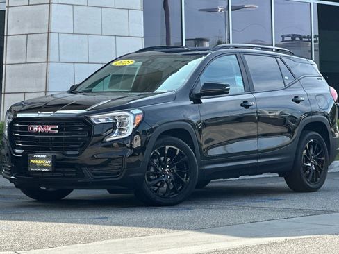 Certified 2023 GMC Terrain SLE w/ Elevation Edition image 8