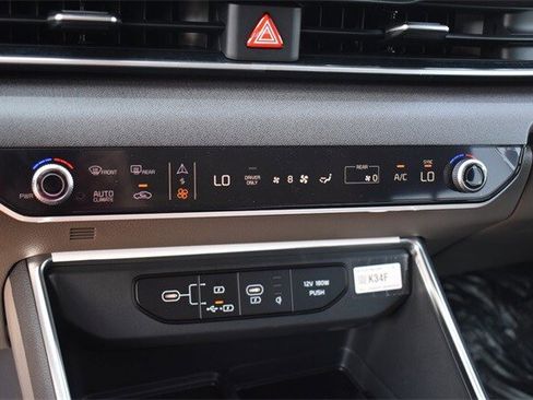 New 2026 Kia Carnival EX image 31