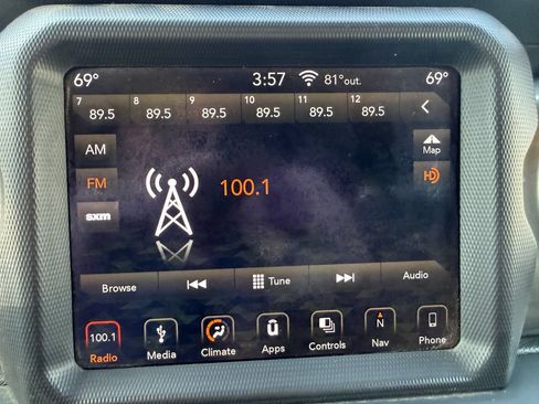 Used 2019 Jeep Wrangler Unlimited Sahara w/ Uconnect 4C Nav & Sound Group AWD/4WD image 28