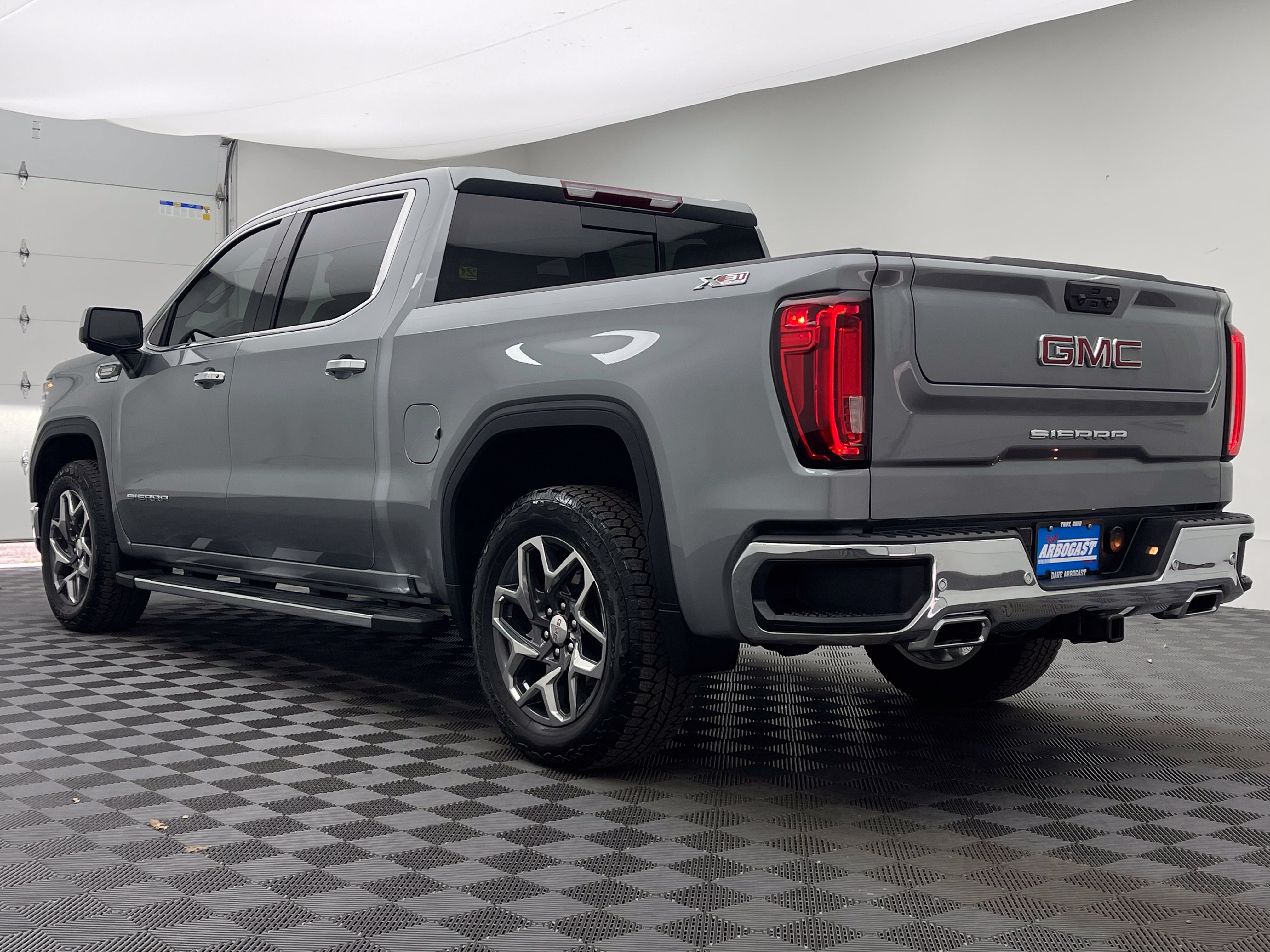Used 2024 GMC Sierra 1500 SLT w/ SLT Premium Plus Package AWD/4WD image 12