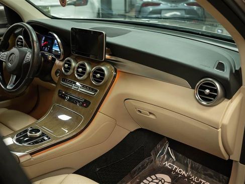 Used 2019 Mercedes-Benz GLC 300 4MATIC w/ Parking Assistance Package image 14