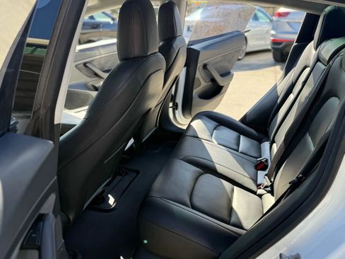 Used 2020 Tesla Model 3 Standard Range image 14