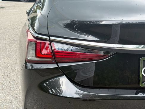 Used 2022 Lexus ES 350 w/ Premium Package FWD image 10