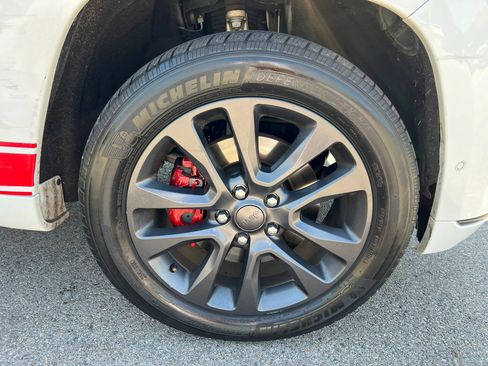 Used 2018 Jeep Grand Cherokee High Altitude AWD/4WD image 10