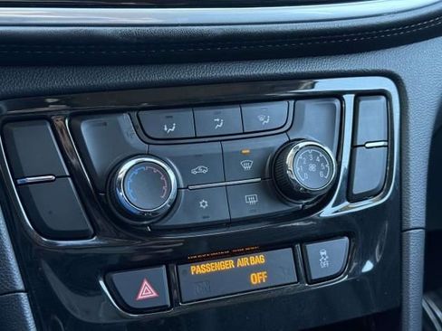 Used 2022 Buick Encore Preferred w/ Safety Package image 24