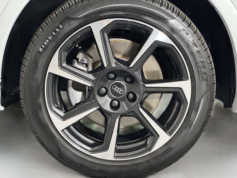 Used 2025 Audi Q3 2.0T Premium Plus w/ Premium Plus Package AWD/4WD image 11