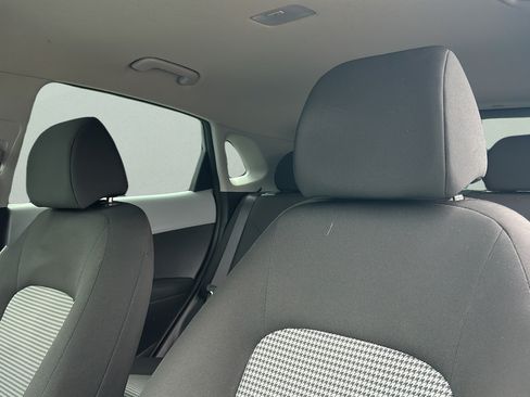 Used 2019 Hyundai Kona SE FWD image 15