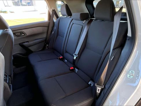 Used 2025 Nissan Rogue S AWD/4WD image 17