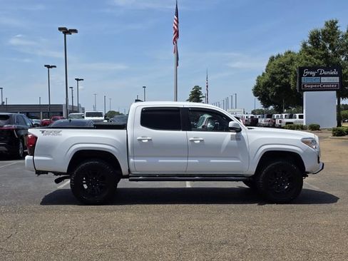 Used 2019 Toyota Tacoma SR w/ SR Convenience Package RWD image 3