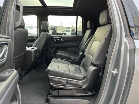 Used 2022 Chevrolet Suburban Z71 w/ Off-Road Capability Package image 35