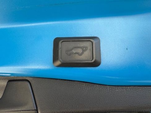 Used 2021 Toyota RAV4 XLE Premium image 42