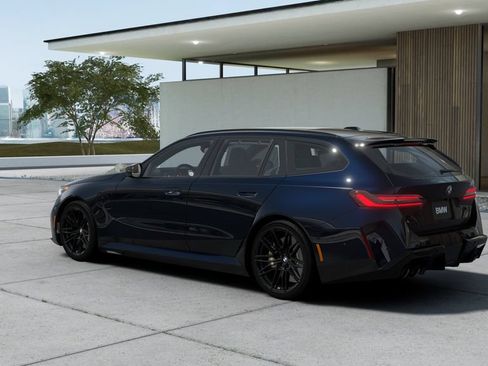 New 2027 BMW M5 Touring AWD/4WD image 2