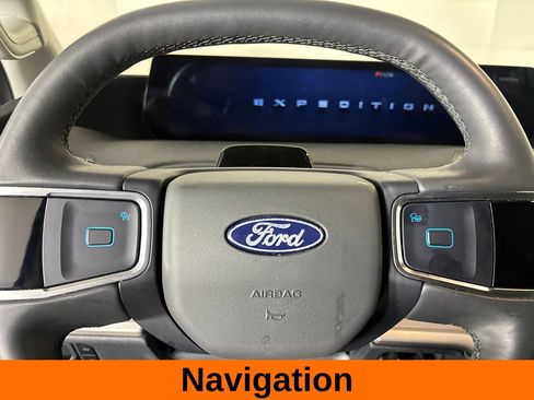Used 2025 Ford Expedition Active RWD image 15