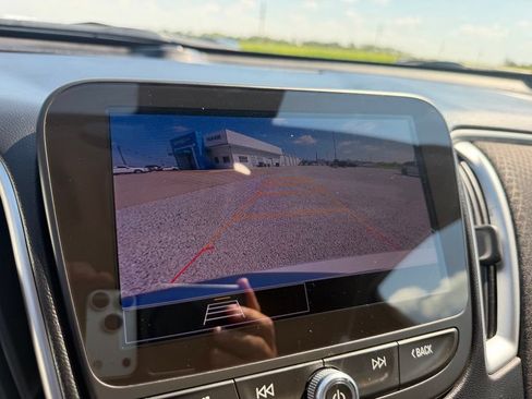 Used 2024 Chevrolet Malibu LS FWD image 18