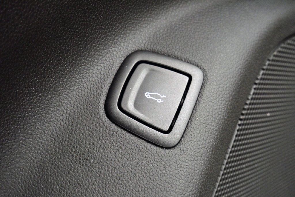 Used 2023 Cadillac CT5 V w/ Platinum Package AWD/4WD image 17