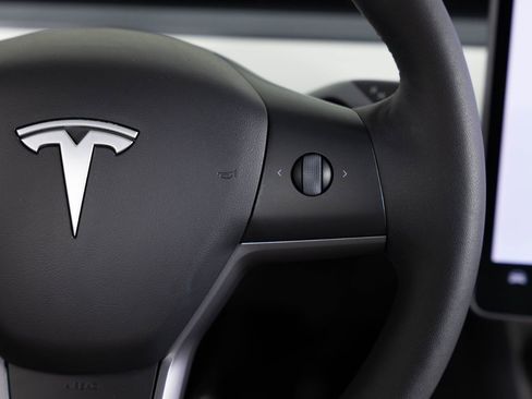 Used 2022 Tesla Model Y Performance image 33