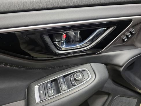 Certified 2025 Subaru Outback Limited image 12