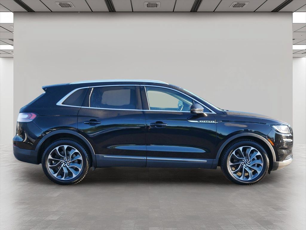Used 2021 Lincoln Nautilus Reserve w/ Class II Trailer Tow Package AWD/4WD image 7