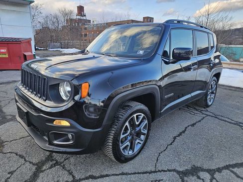 Used 2018 Jeep Renegade Latitude w/ Cold Weather Group image 23