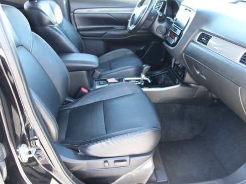 Used 2019 Mitsubishi Outlander SEL image 21