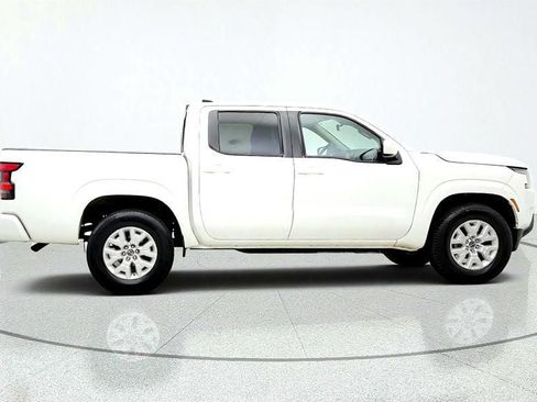 Used 2022 Nissan Frontier SV RWD image 4