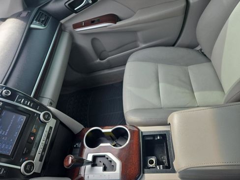 Used 2012 Toyota Camry XLE w/ Leather Pkg FWD image 13