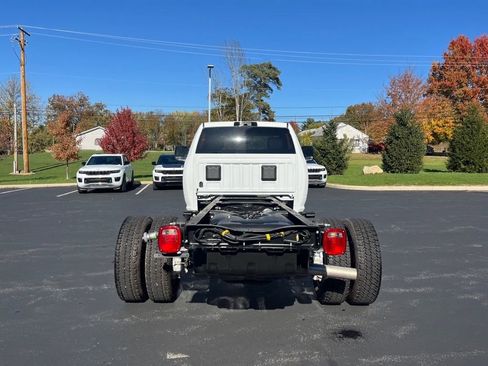 Used 2025 RAM 5500 Tradesman AWD/4WD image 4