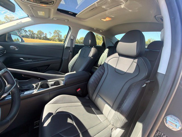Used 2026 Hyundai Elantra Limited w/ Cargo Package FWD image 18