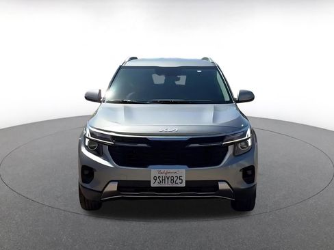 Used 2025 Kia Seltos S image 4
