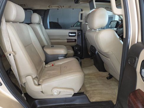 Used 2011 Toyota Sequoia Platinum AWD/4WD image 29