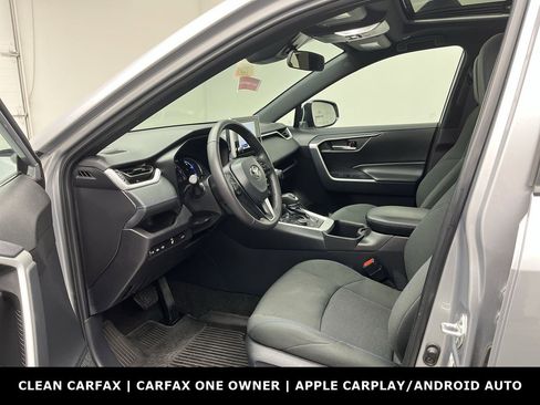 Used 2024 Toyota RAV4 SE w/ Convenience Package image 3