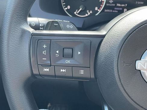 Used 2024 Nissan Pathfinder S image 21