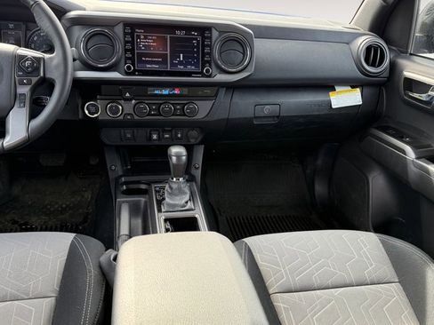 Used 2023 Toyota Tacoma TRD Off-Road image 11