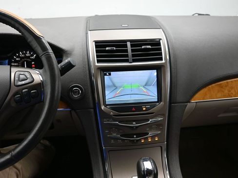 Used 2015 Lincoln MKX FWD w/ Equipment Group 101A image 17