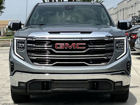 Used 2025 GMC Sierra 1500 SLT image 8