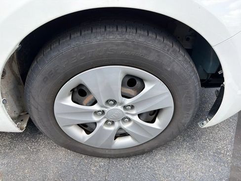 Used 2018 Kia Forte LX FWD image 9